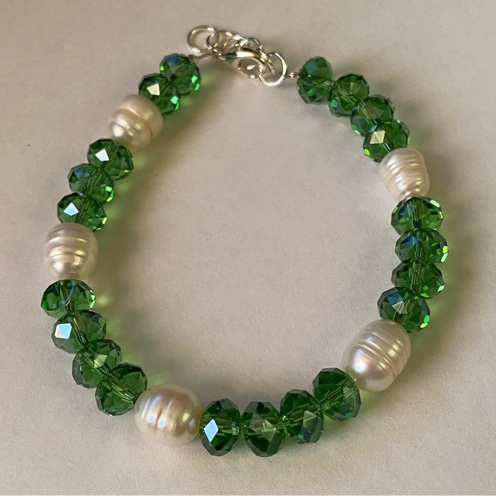 Freshwater Pearl & Green Crystal Glass Bracelet